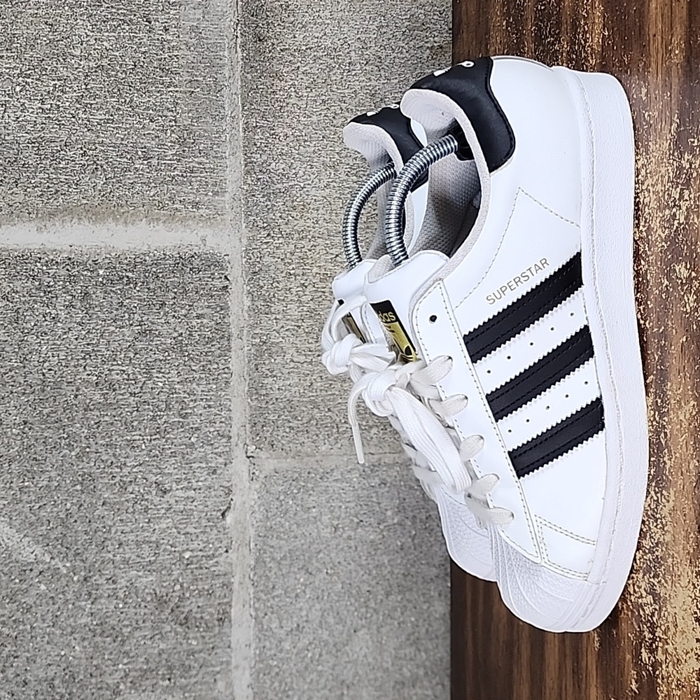 Adidas Superstar Women's Size 7.5 Casual White Hard Toe Shoes